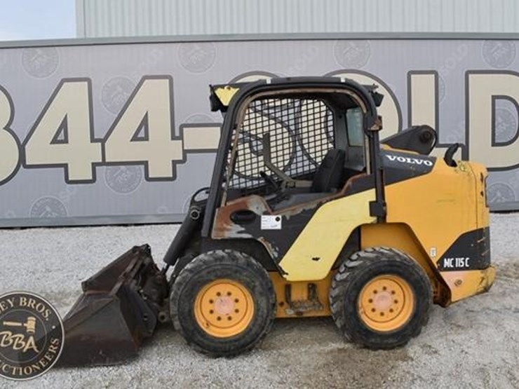 2011-volvo-mc115c-image-2