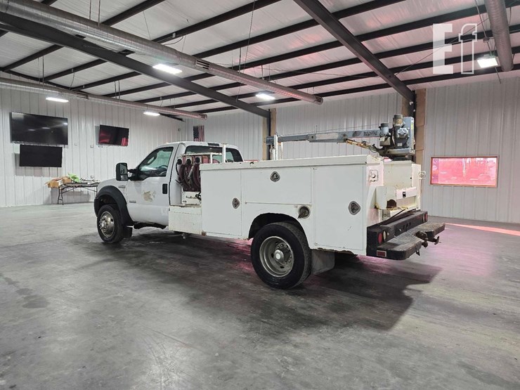 2006-ford-f550-image-4