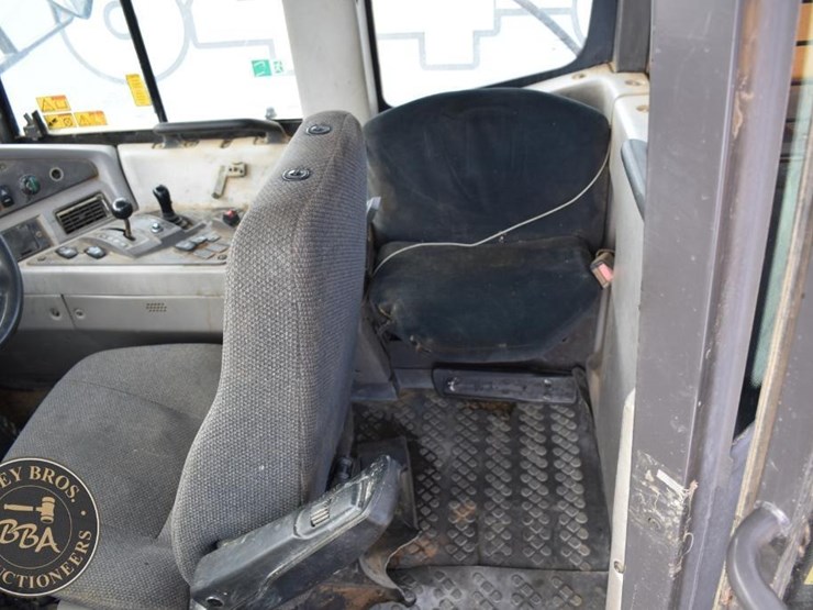 2012-volvo-a40f-image-25