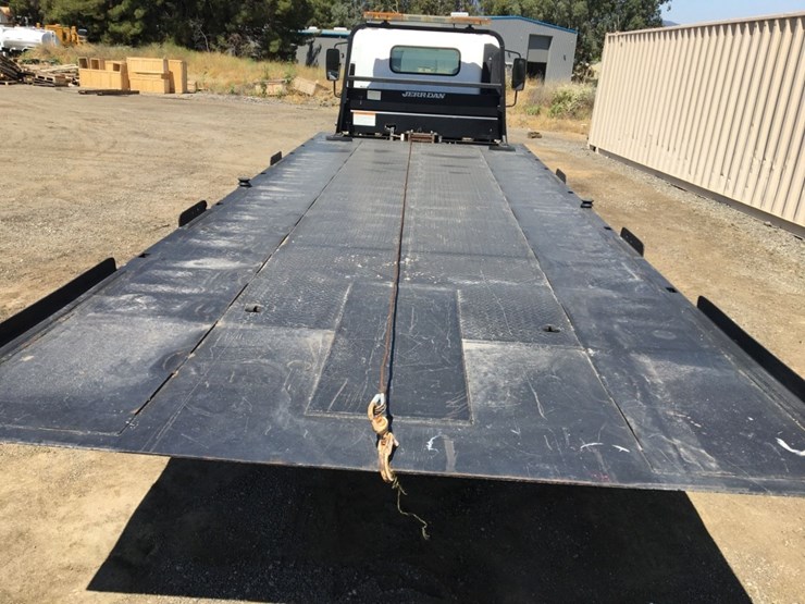 2013-isuzu-nrr-image-12