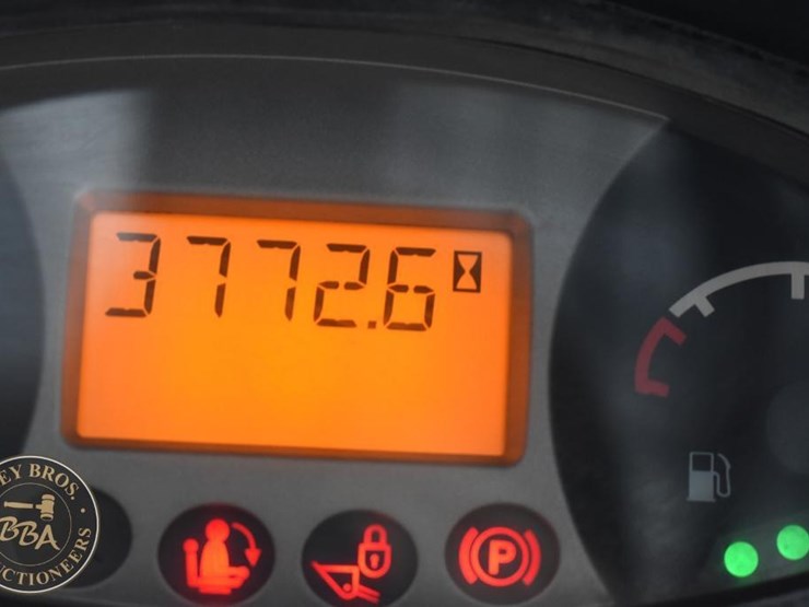 2021-bobcat-t870-image-31