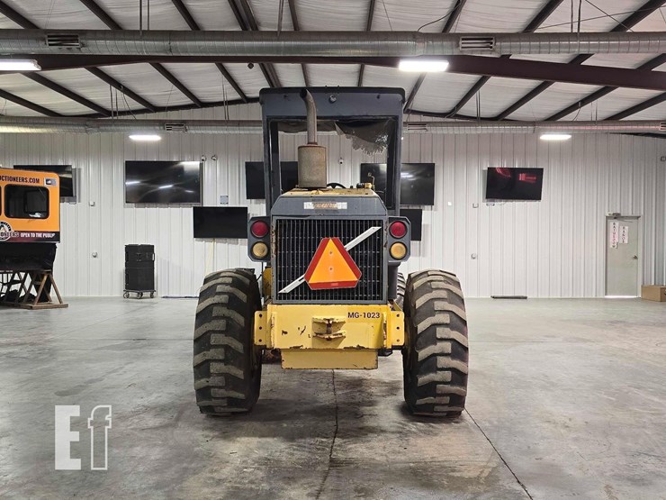 2004-volvo-g60-image-8