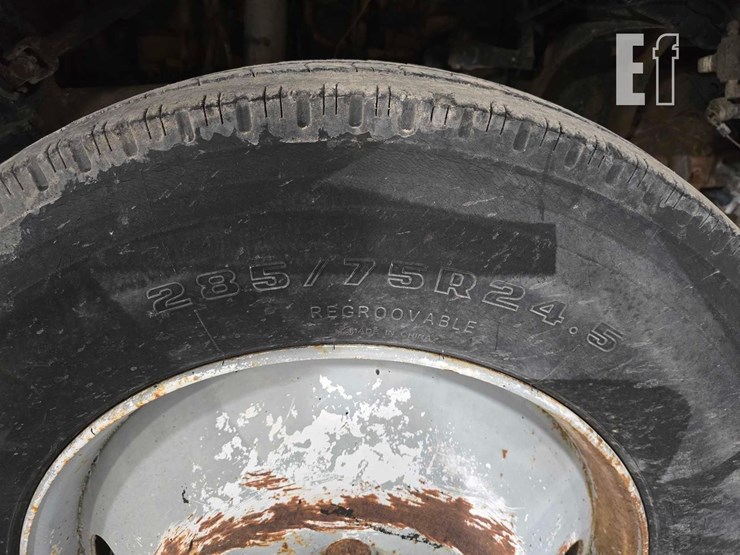 1995-ford-la9000-image-21