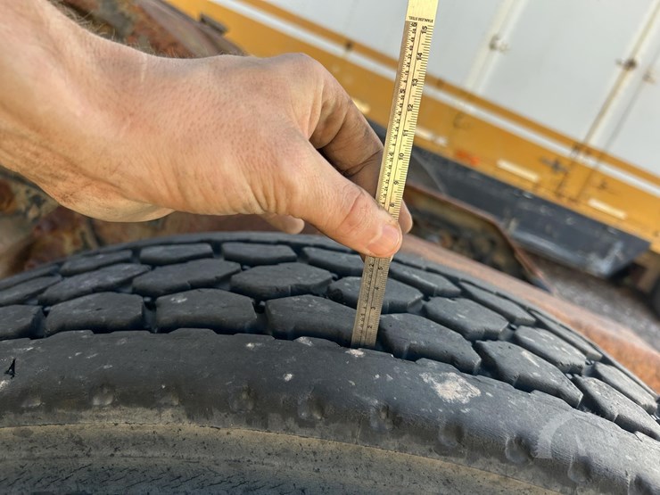 1999-volvo-vnl64t770-image-58