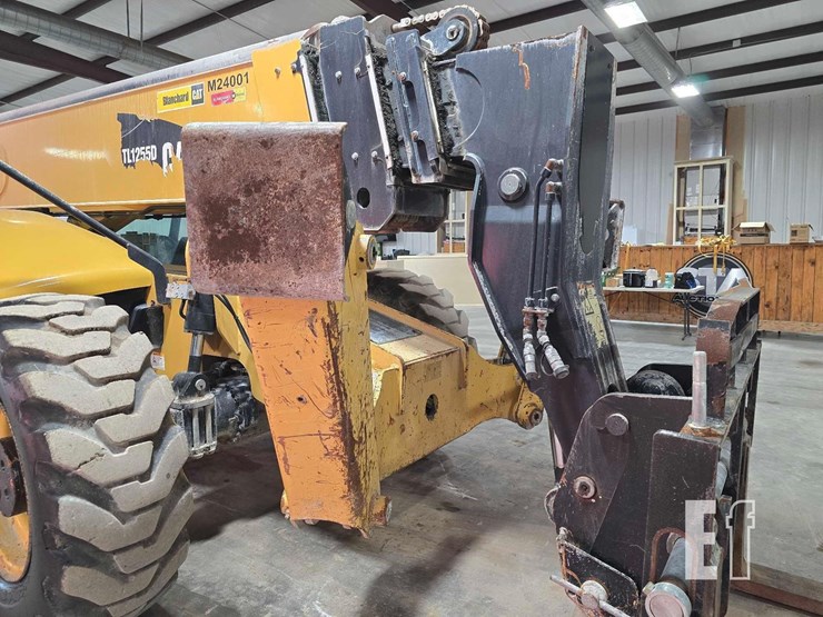 2019-caterpillar-tl1255d-image-11