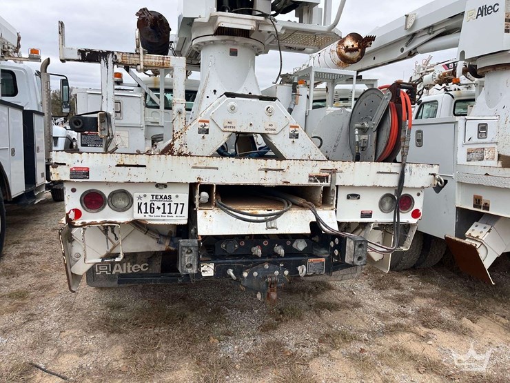 2020-freightliner-m2-106-image-18