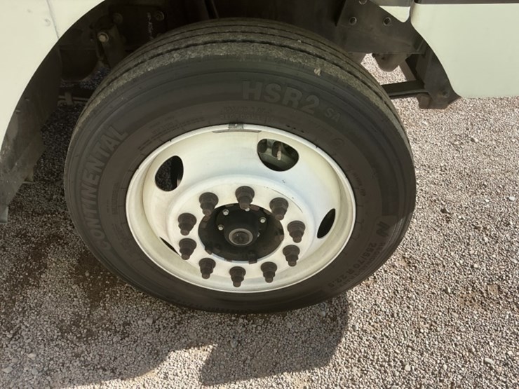 2018-freightliner-mt55-image-12