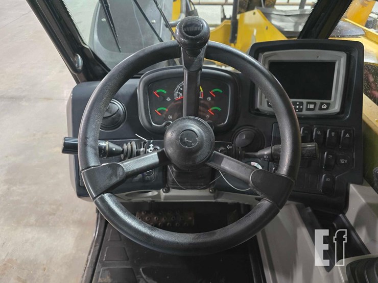 2018-caterpillar-tl1255d-image-13