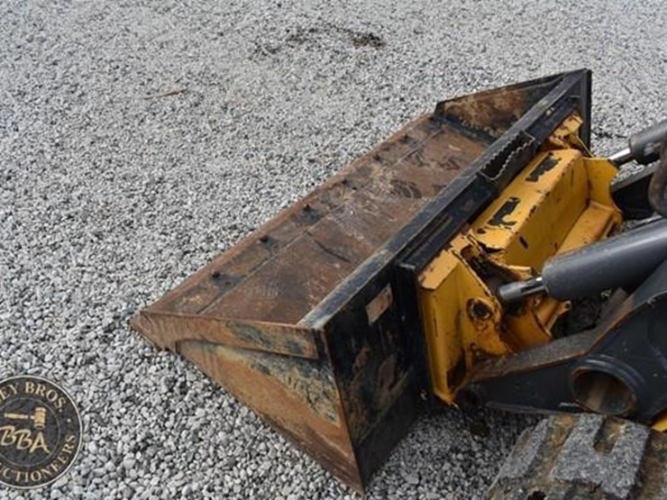 2019-deere-333g-image-24