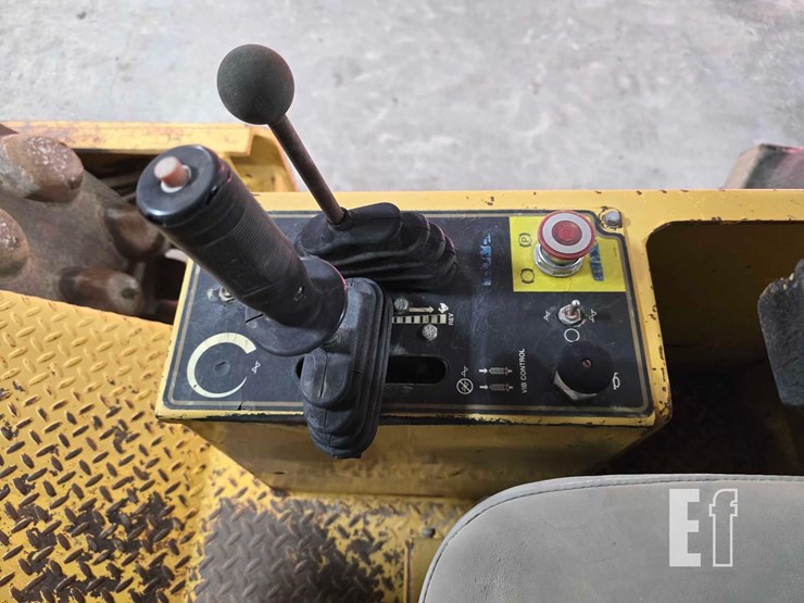 1995-caterpillar-cp-563c-image-17