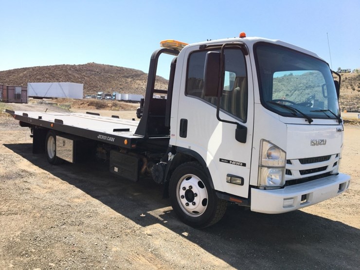 2013-isuzu-nrr-image-2