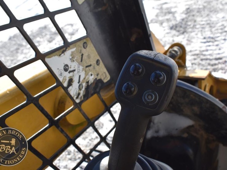 2019-caterpillar-259d-image-48