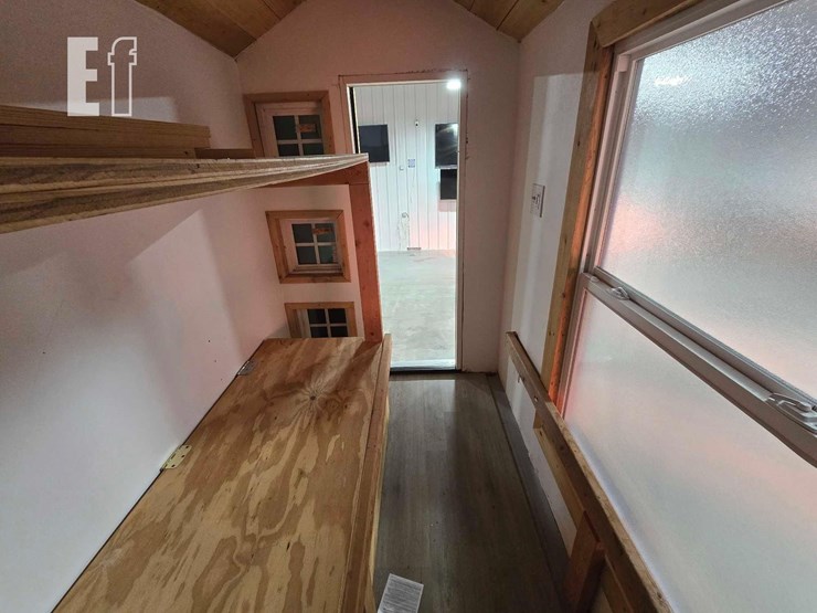 2025-carry-on-image-10