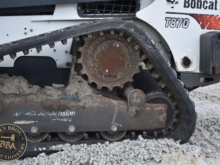 2021-bobcat-t870-image-17