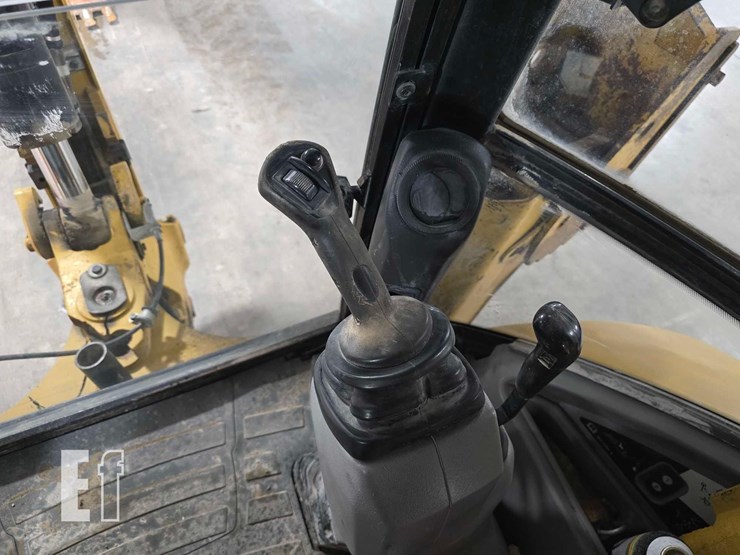 2013-caterpillar-430f-it-image-21