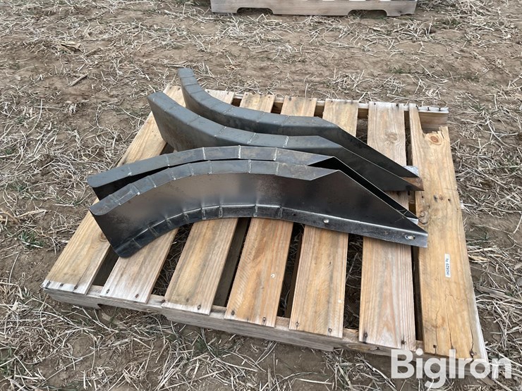 gleaner-combine-straw-spreader-deflectors-image-4