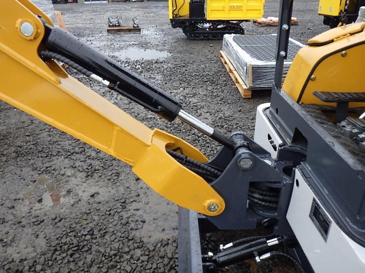 2025-sdlanch-sdle20-hydraulic-excavator-image-8