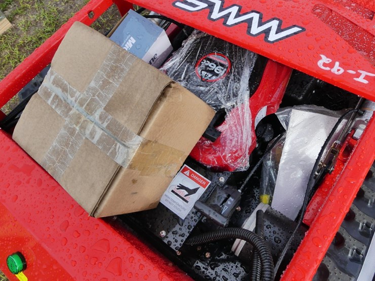 mms-750-remote-control-lawn-mower-image-5