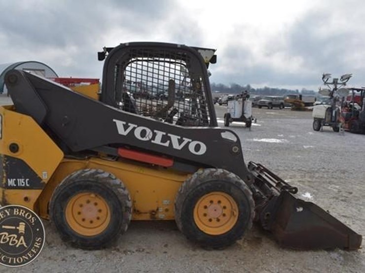 2011-volvo-mc115c-image-34