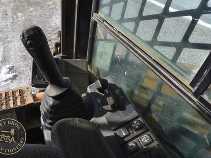 2020-mustang-2550rt-image-40