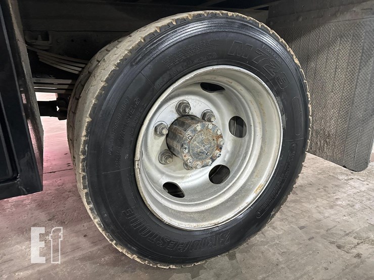 2015-hino-195-image-18