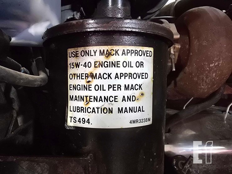 2000-mack-ch613-image-39