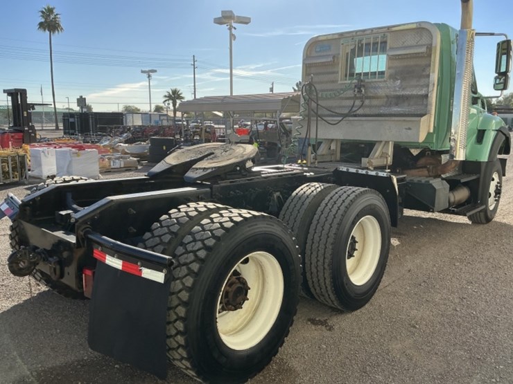 2011-international-7600-image-5