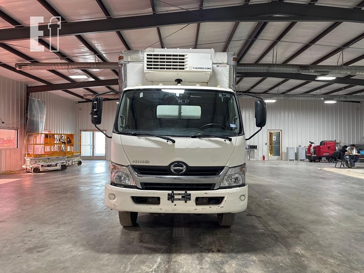 2015-hino-195-image-7