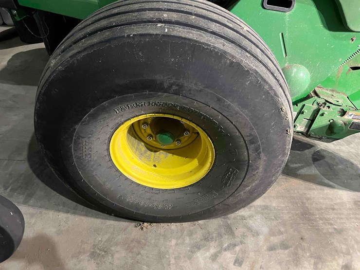 john-deere-561m-image-27