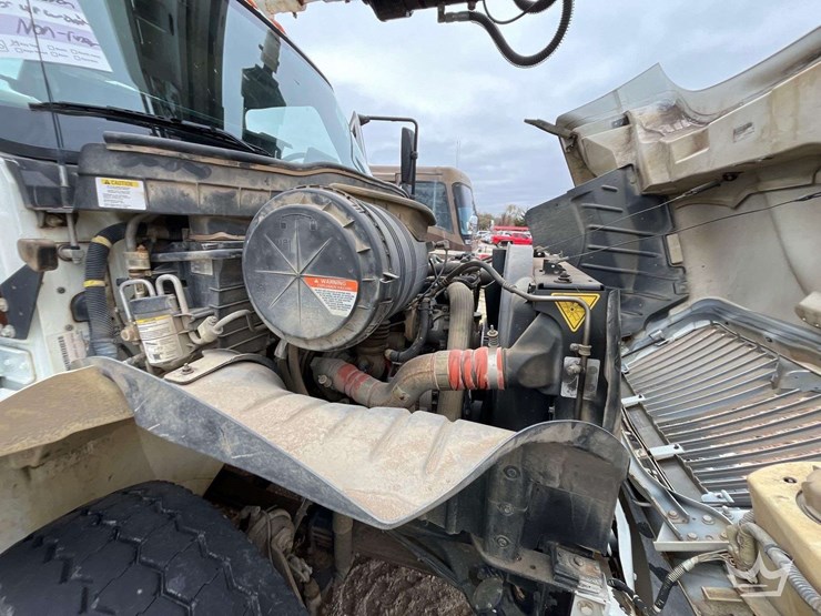 2010-international-durastar-4300-image-4