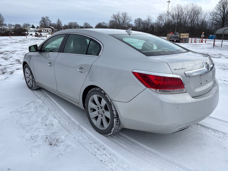#1114-•-2010-buick-lacrosse-passenger-car-image-13