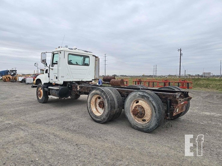 2007-mack-granite-cv713-image-4