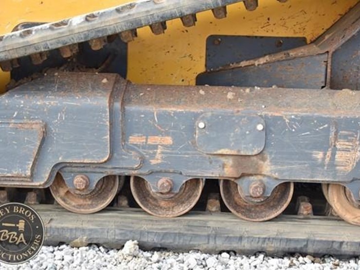 2019-deere-333g-image-31