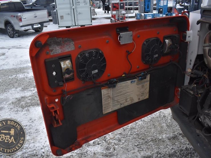 2021-bobcat-t870-image-24