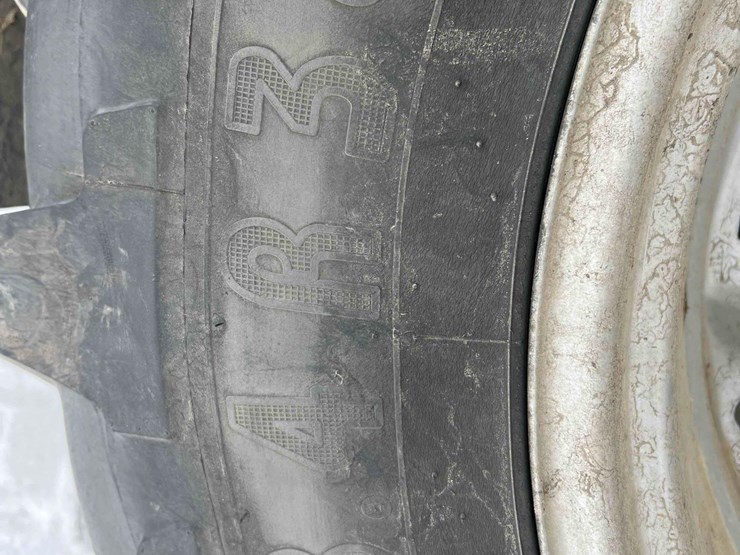 2014-case-farmall-115u-tractor-image-58