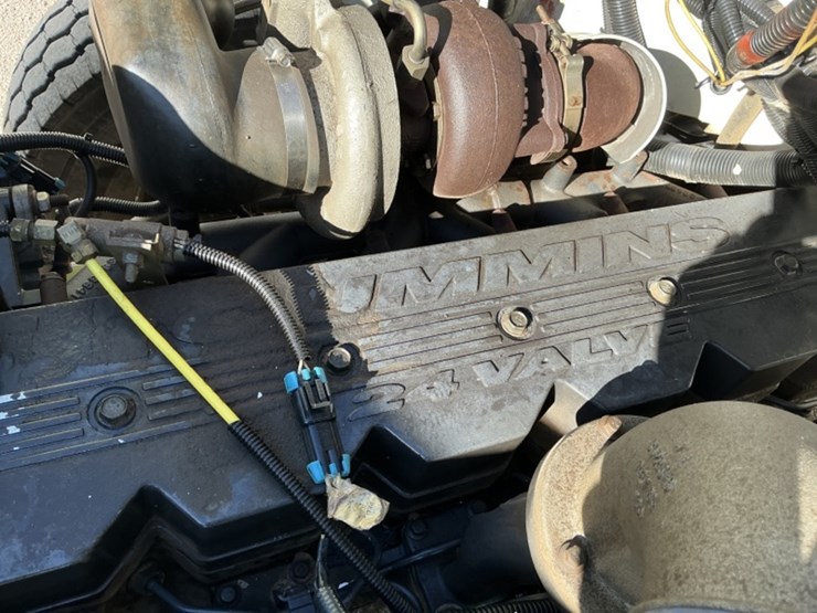 1999-freightliner-fl80-image-18