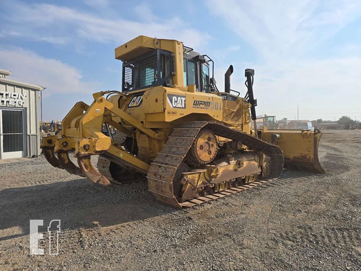 2012-caterpillar-d6t-xw-image-3