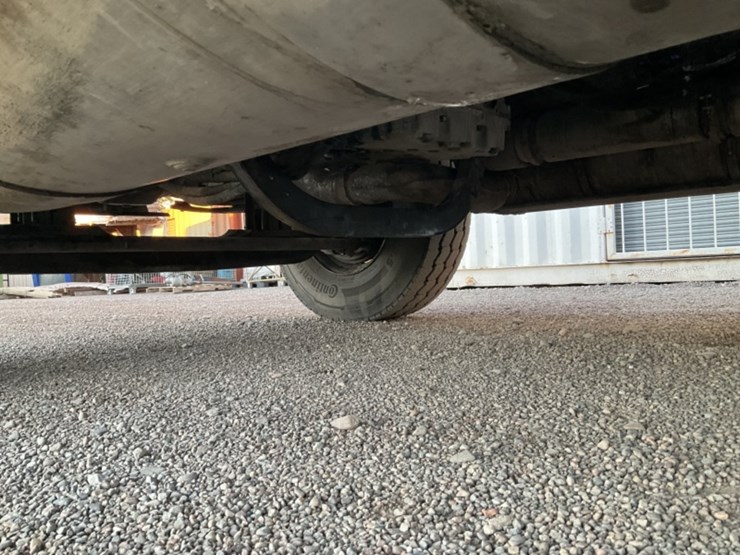 2015-peterbilt-pb348-rolloff-truck-image-29