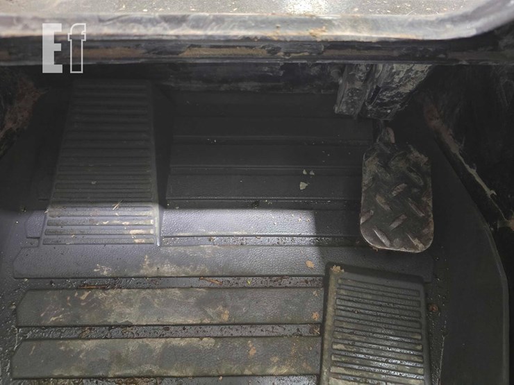 2020-caterpillar-299d3-image-10