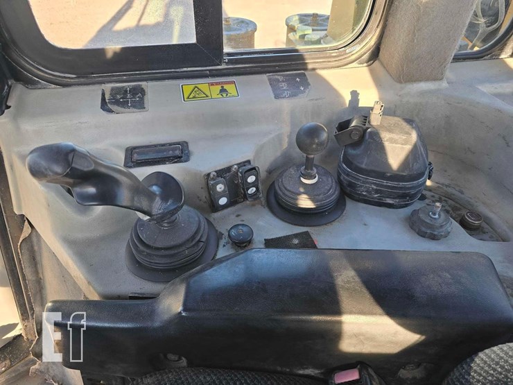 2007-caterpillar-d6r-image-14