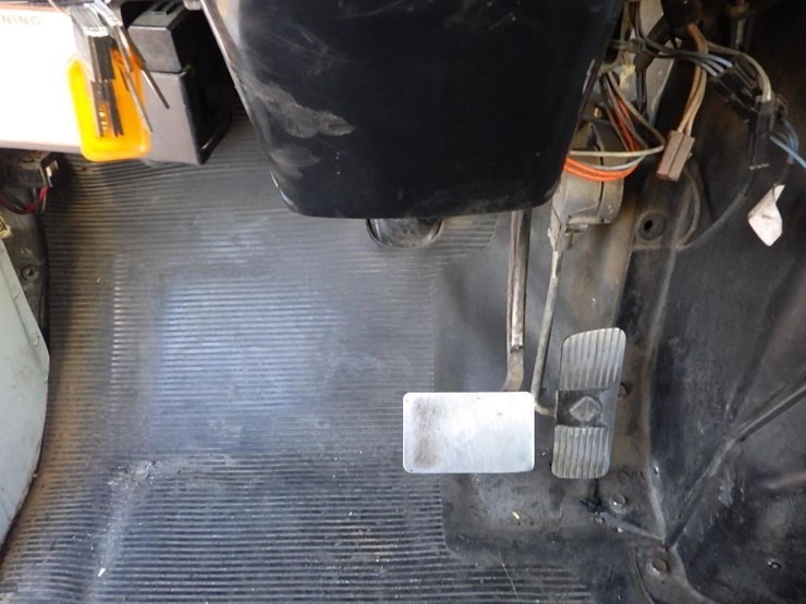 2000-international-4700-image-27