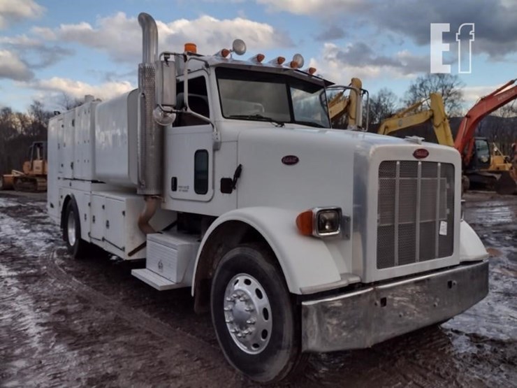 2008-peterbilt-365-image-46