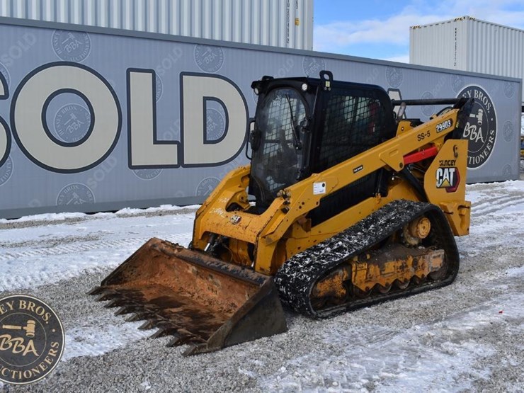 2020-caterpillar-299d3-image-2