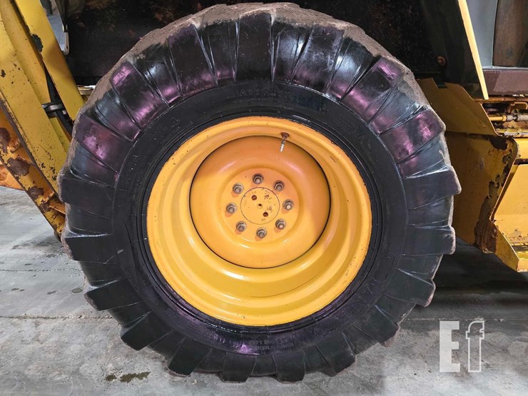 2001-caterpillar-420d-image-27