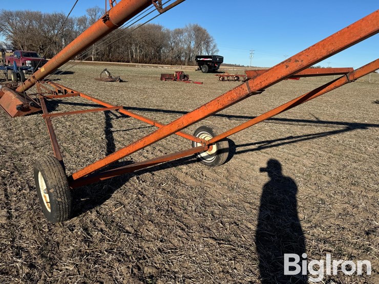 sudenga-8"x65'-auger-w/swing-out-hopper-image-13