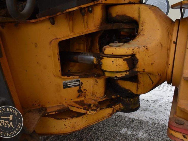 2011-volvo-a40f-image-17