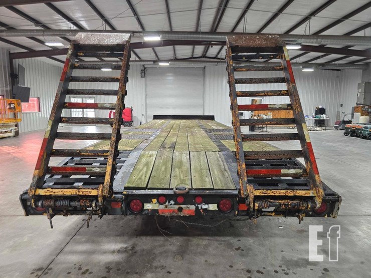 28-foot-tandem-dual-flatbed-trailer-image-8