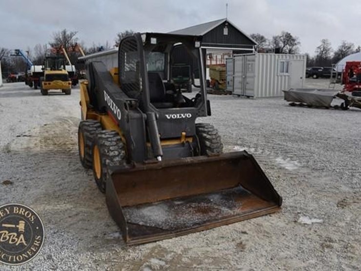 2011-volvo-mc115c-image-37