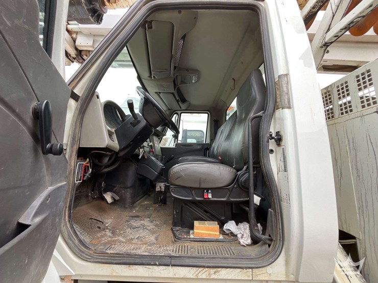 2010-international-durastar-4300-image-7