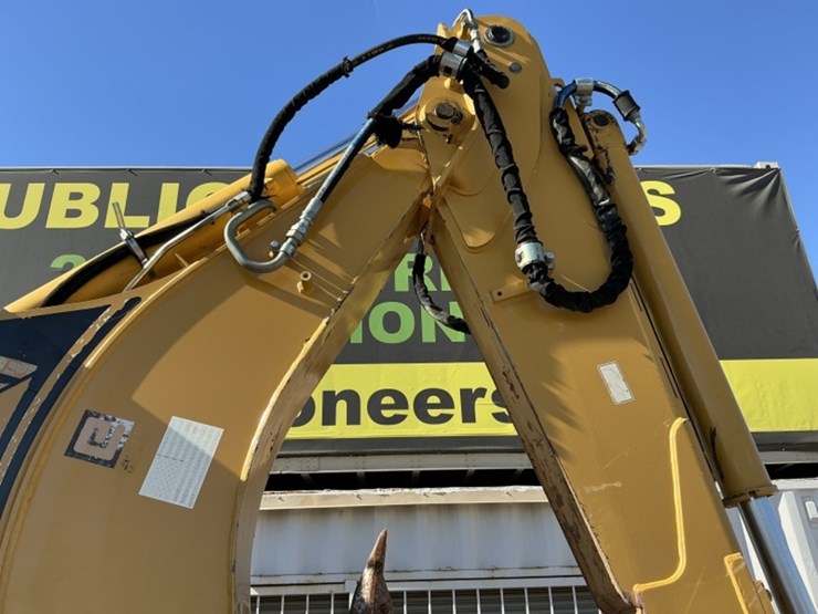 caterpillar-420d-image-13